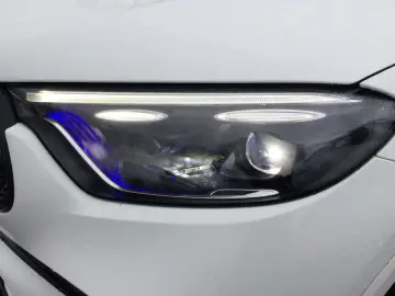 MERCEDES-BENZ GLC 200 4M AMG Line DigiLight KeyGo S-Dach TWA