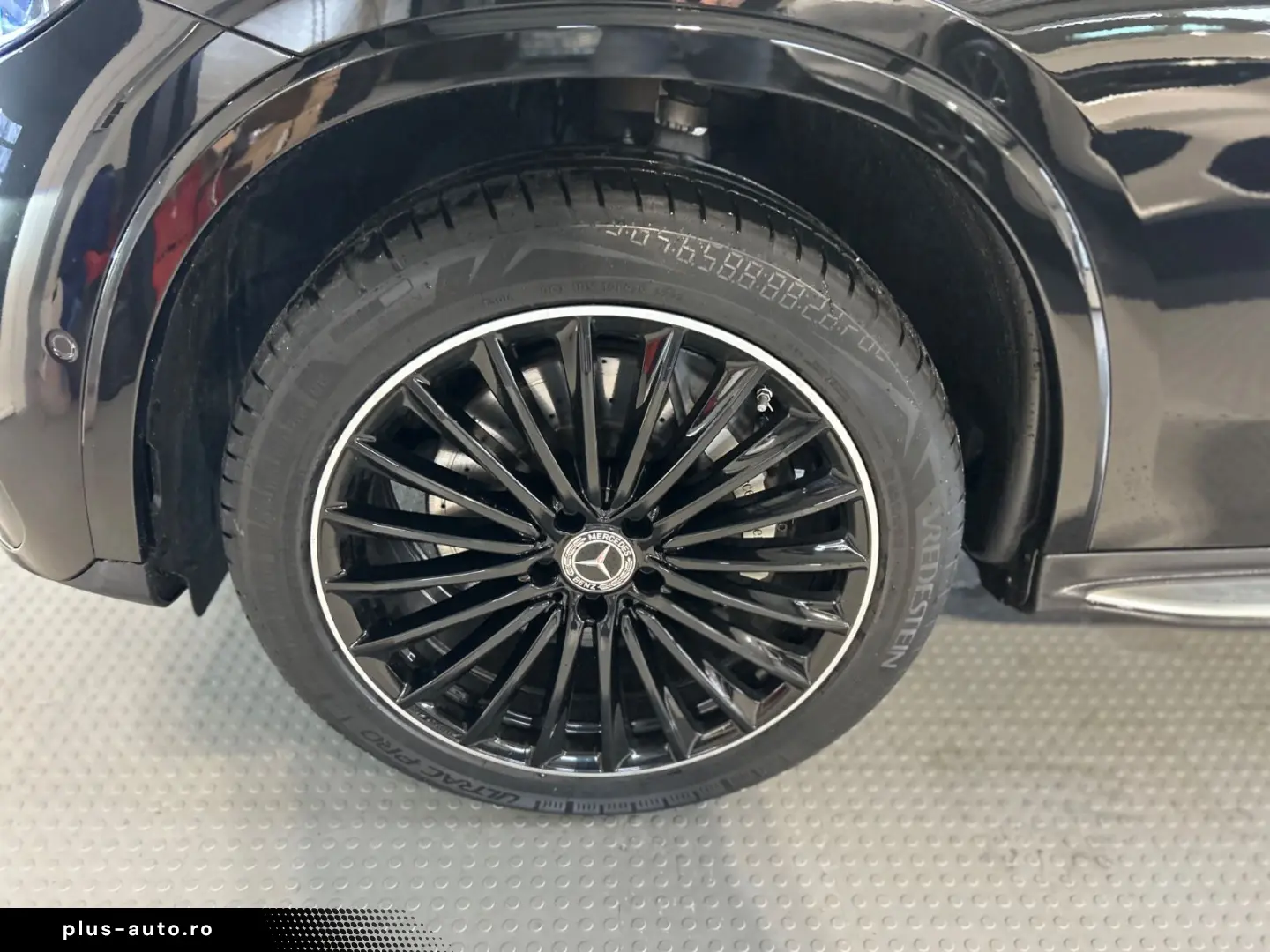 MERCEDES-BENZ GLC 300 4M AMG Night -Airmatic-HUD-Pano-Memory