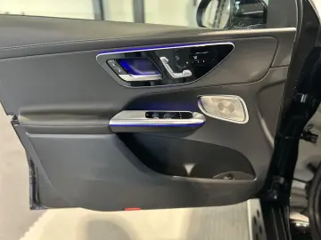 MERCEDES-BENZ GLC 300 4M AMG Night -Airmatic-HUD-Pano-Memory