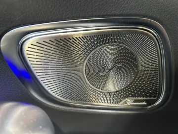 MERCEDES-BENZ GLC 300 4M AMG Night -Airmatic-HUD-Pano-Memory