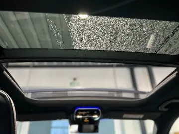 MERCEDES-BENZ GLC 300 4M AMG Night -Airmatic-HUD-Pano-Memory