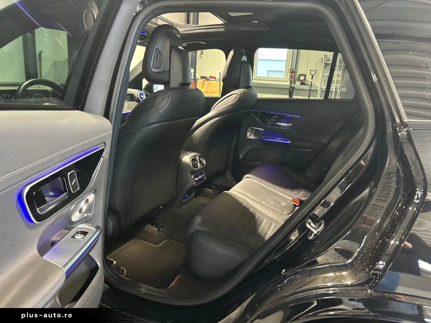 MERCEDES-BENZ GLC 300 4M AMG Night -Airmatic-HUD-Pano-Memory