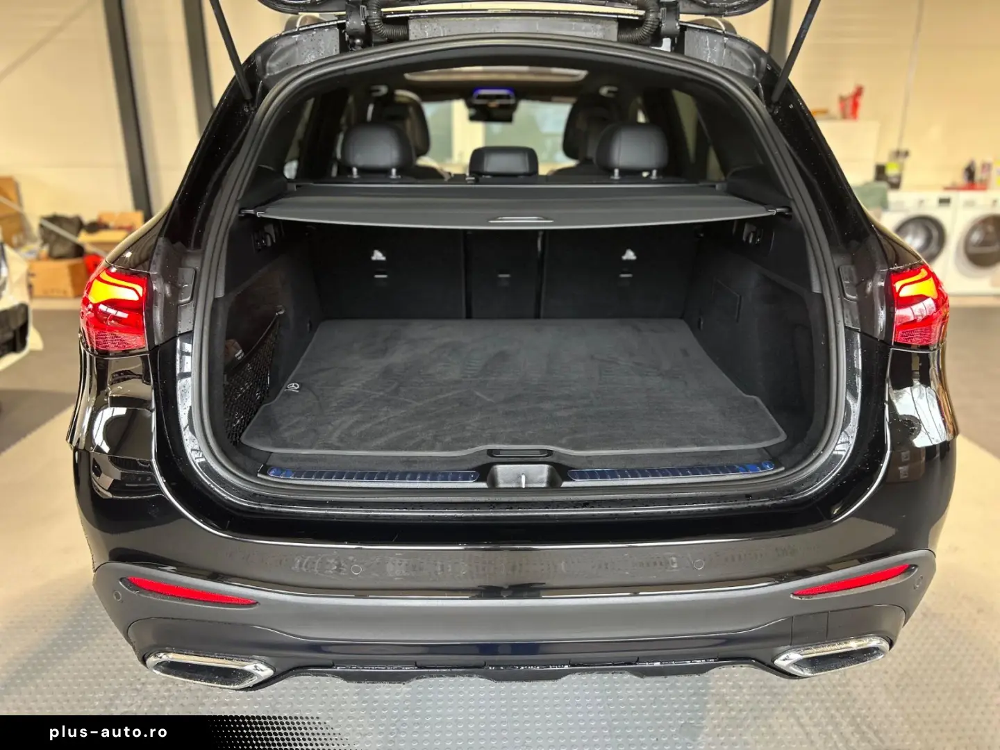 MERCEDES-BENZ GLC 300 4M AMG Night -Airmatic-HUD-Pano-Memory