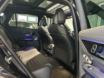 MERCEDES-BENZ GLC 300 4M AMG Night -Airmatic-HUD-Pano-Memory