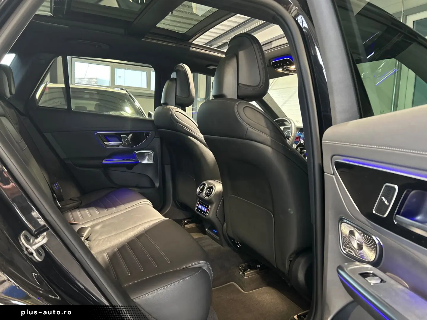 MERCEDES-BENZ GLC 300 4M AMG Night -Airmatic-HUD-Pano-Memory