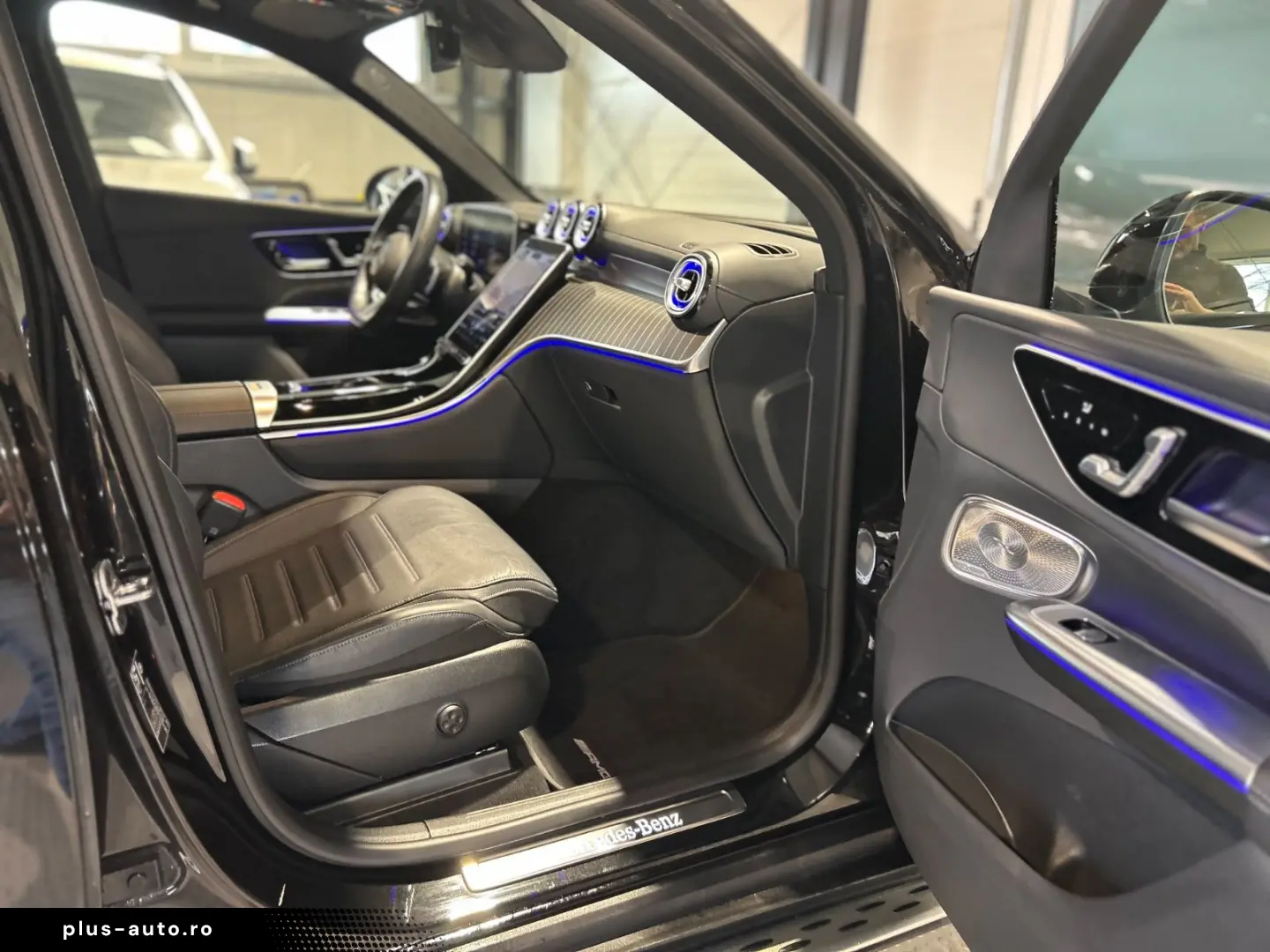 MERCEDES-BENZ GLC 300 4M AMG Night -Airmatic-HUD-Pano-Memory