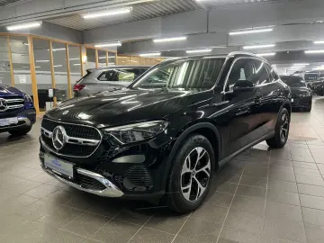 MERCEDES-BENZ GLC 220d 4M 2x Avantgarde Burmester AH&hellip;