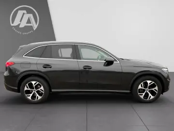 MERCEDES-BENZ GLC 220 d 4M Avantgarde Pano Distr AHK DIGITAL