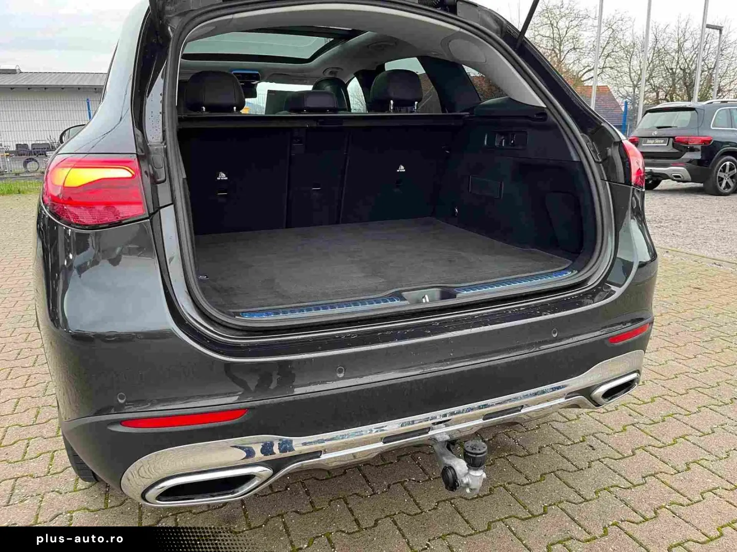 MERCEDES-BENZ GLC 220 d 4M Avantgarde Pano Distr AHK DIGITAL