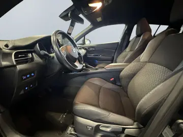 TOYOTA C-HR 2.0 Hybrid Team D  8-fach bereift RCam SHZ