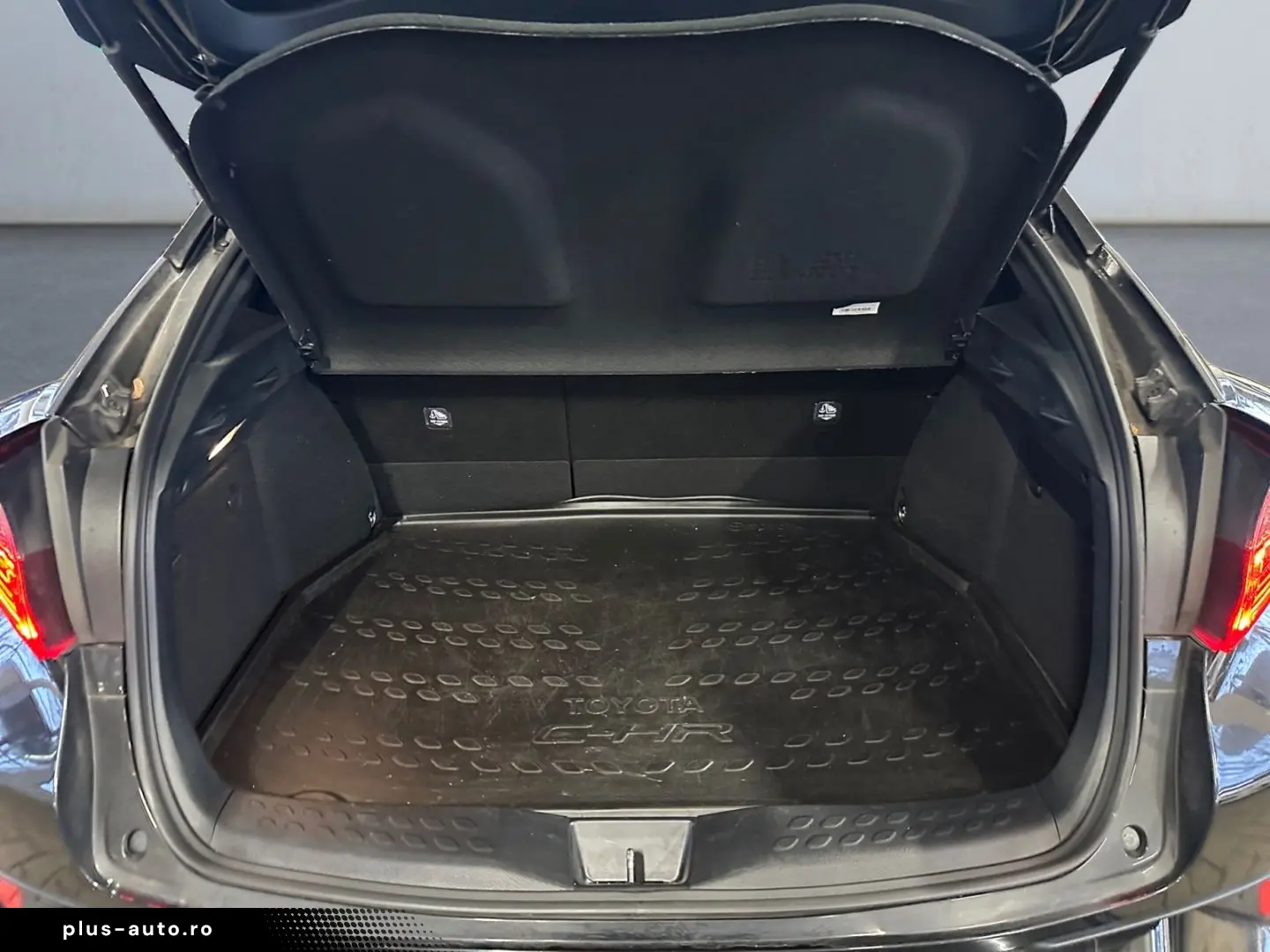 TOYOTA C-HR 2.0 Hybrid Team D  8-fach bereift RCam SHZ