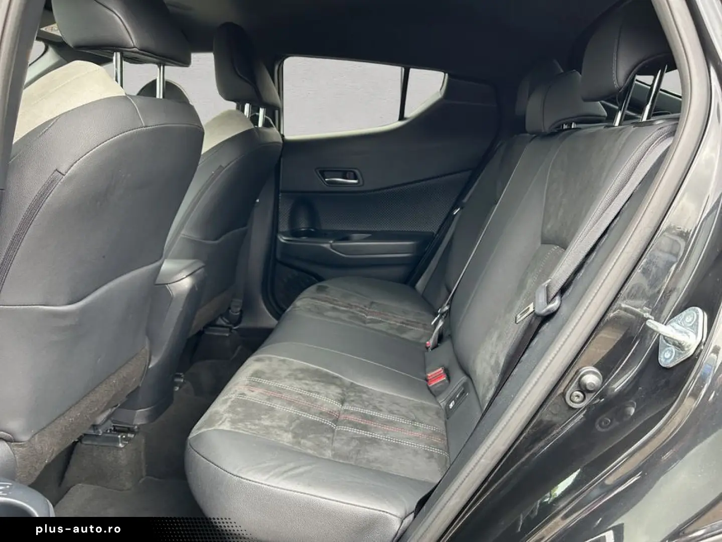 TOYOTA C-HR 2.0 Hybrid GR Sport Black Edition