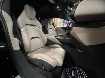 FERRARI Purosangue V12 DCT 4WD FULL CARBON WARRANTY  SKY