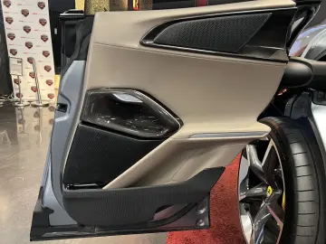 FERRARI Purosangue V12 DCT 4WD FULL CARBON WARRANTY  SKY