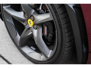 FERRARI Purosangue  Matrix-LED 360 -Kamera Burmester Pri