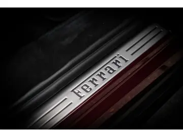 FERRARI Purosangue  Matrix-LED 360 -Kamera Burmester Pri