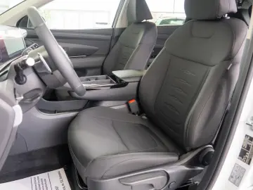 Hyundai Tucson TUCSON 1.6T-GDI   PLUG-IN 4WD 6AT STYLE