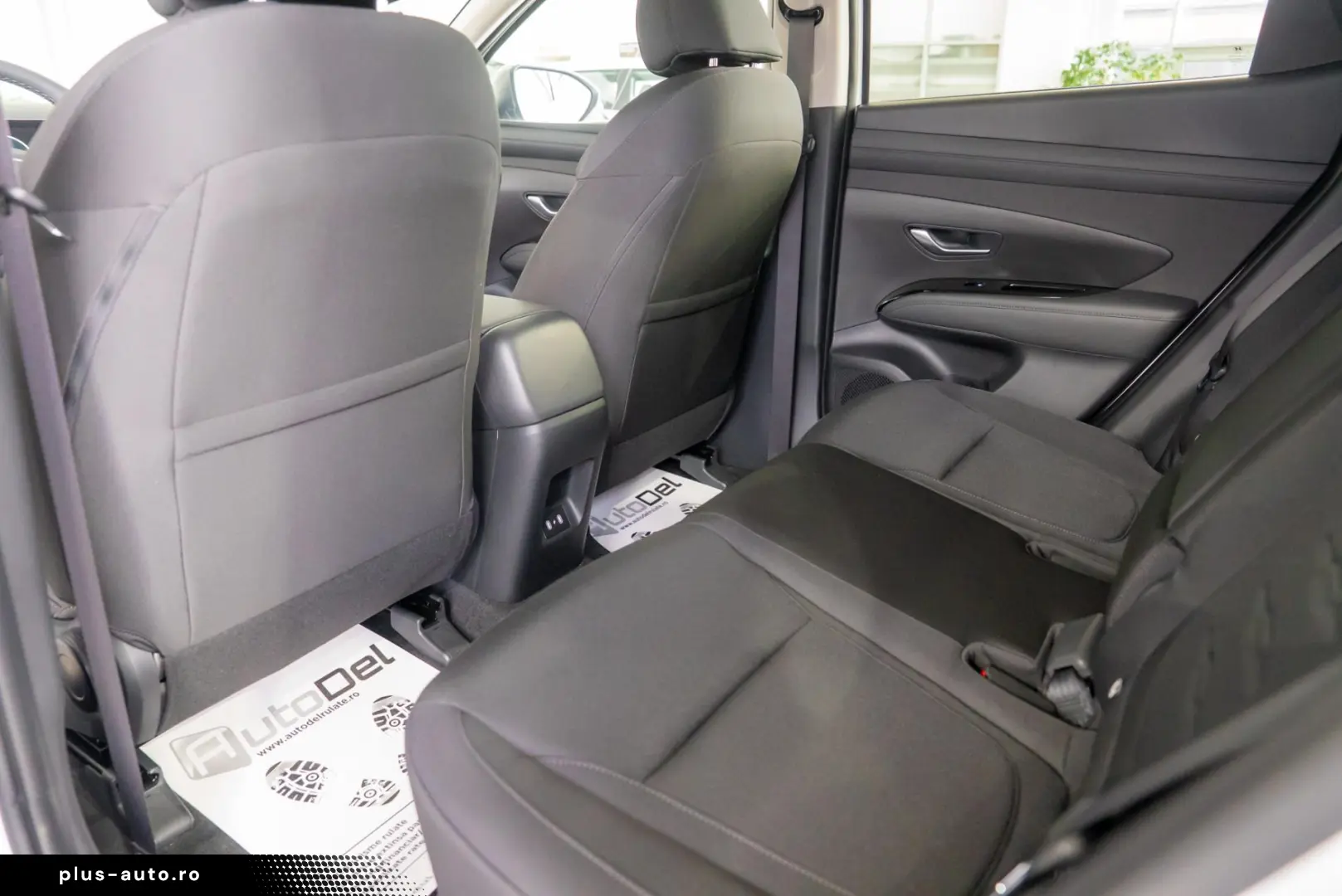 Hyundai Tucson TUCSON 1.6T-GDI   PLUG-IN 4WD 6AT STYLE