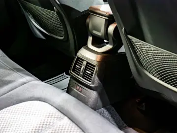 BMW 216D ACTIVE TOURER