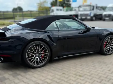 PORSCHE 911 Turbo