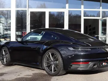 PORSCHE 992 911 Carrera T