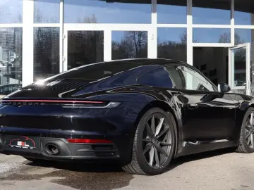 PORSCHE 992 911 Carrera T