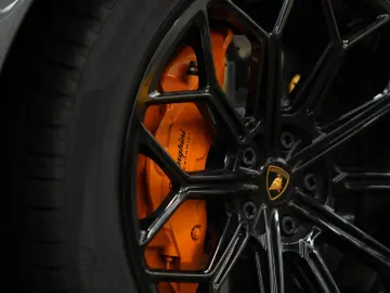 LAMBORGHINI Urus S   Matt Carbon Interior   Grigio China