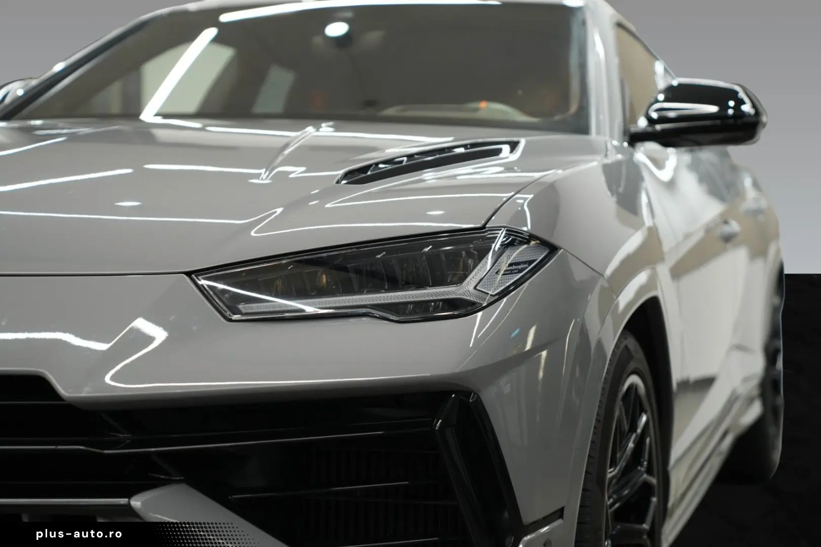 LAMBORGHINI Urus S   Matt Carbon Interior   Grigio China