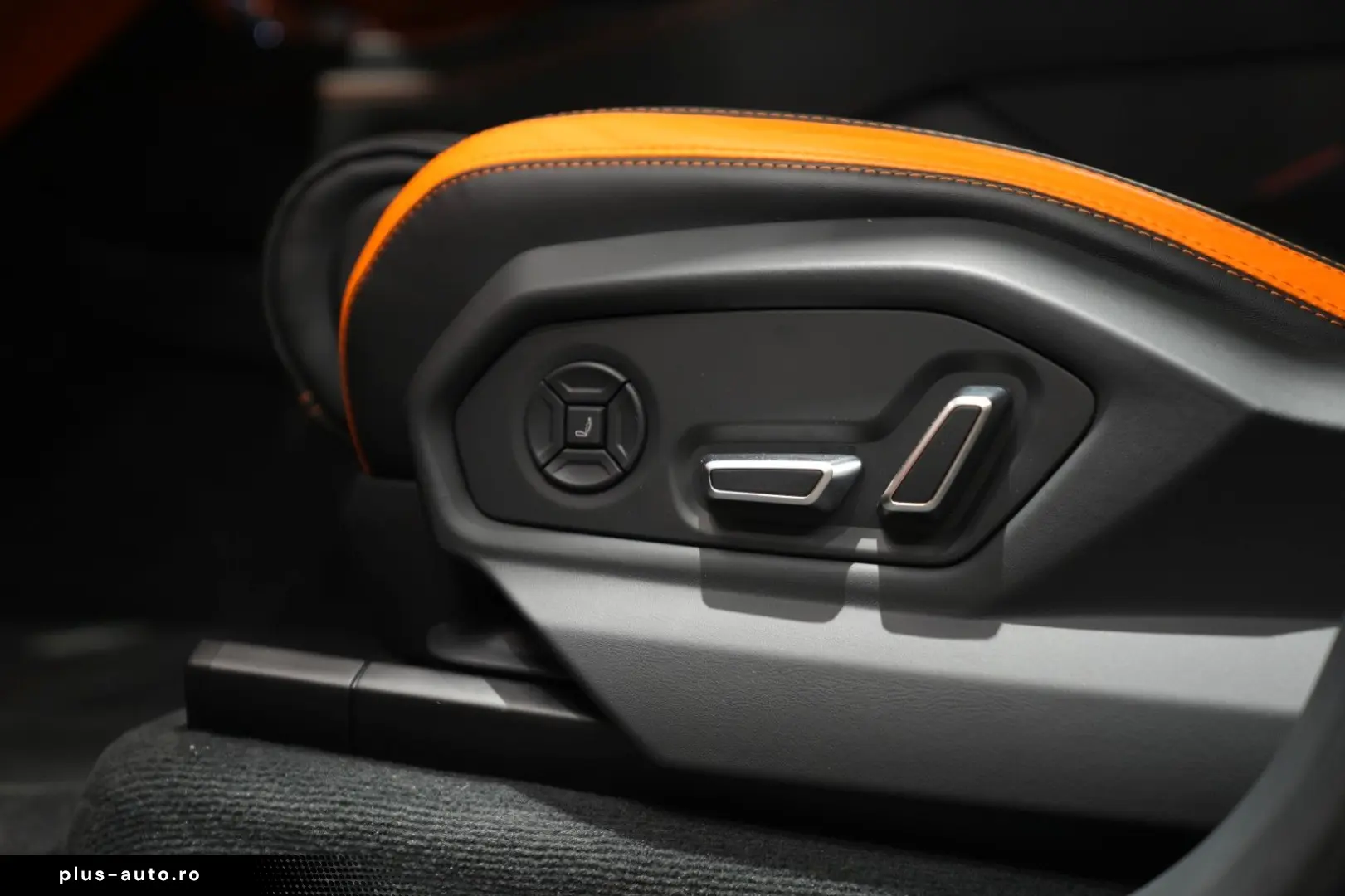 LAMBORGHINI Urus S   Matt Carbon Interior   Grigio China