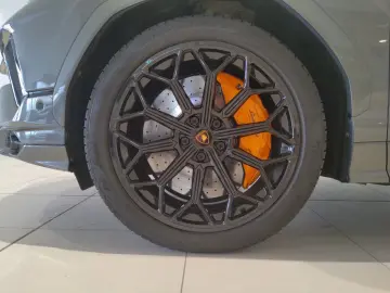 LAMBORGHINI Urus S Pano Massage Nachtsicht RearView Lenkradh