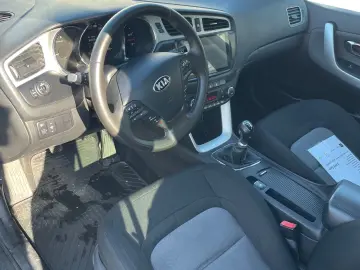 Kia Ceed 1.6 CRDi 128 ISG Platinum Edition