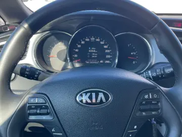 Kia Ceed 1.6 CRDi 128 ISG Platinum Edition