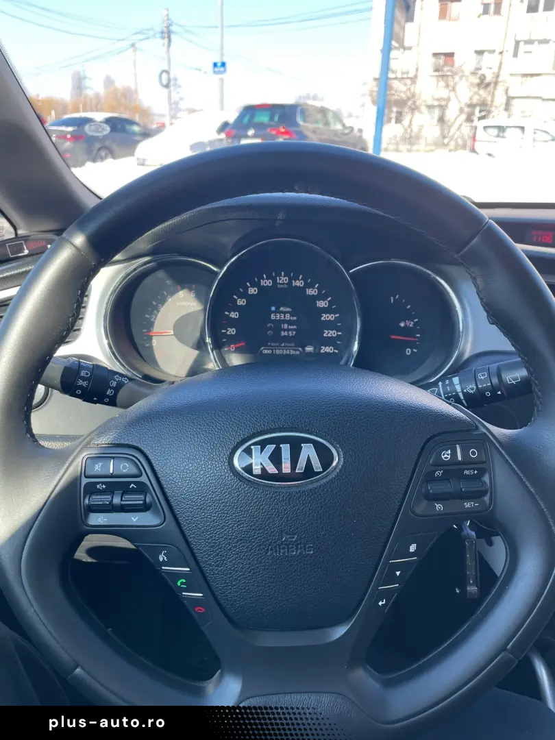 Kia Ceed 1.6 CRDi 128 ISG Platinum Edition