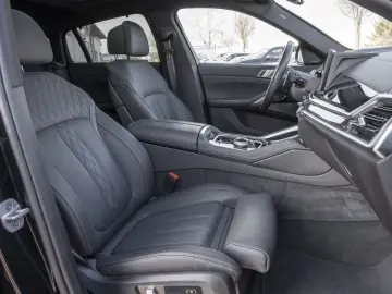 BMW X6 xDrive40d M-Sport Pro 22Z STANDHZ AktLENK H K