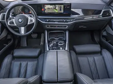 BMW X6 xDrive40d M-Sport Pro 22Z STANDHZ AktLENK H K