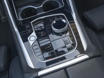 BMW X6 xDrive40d M-Sport Pro 22Z STANDHZ AktLENK H K