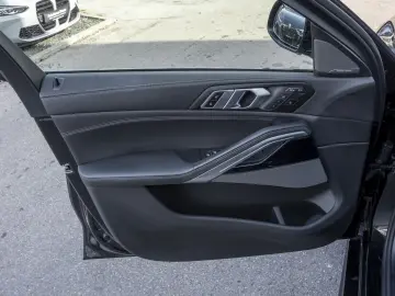 BMW X6 xDrive40d M-Sport Pro 22Z STANDHZ AktLENK H K