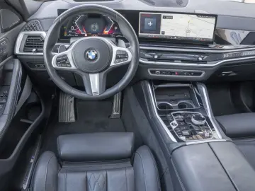 BMW X6 xDrive40d M-Sport Pro 22Z STANDHZ AktLENK H K