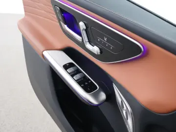 MERCEDES-BENZ GLC 300 d 4M AMG Night Leder braun Pan&hellip;