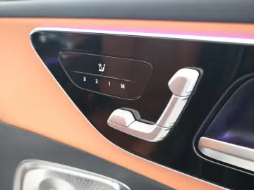 MERCEDES-BENZ GLC 300 d 4M AMG Night Leder braun Pan&hellip;