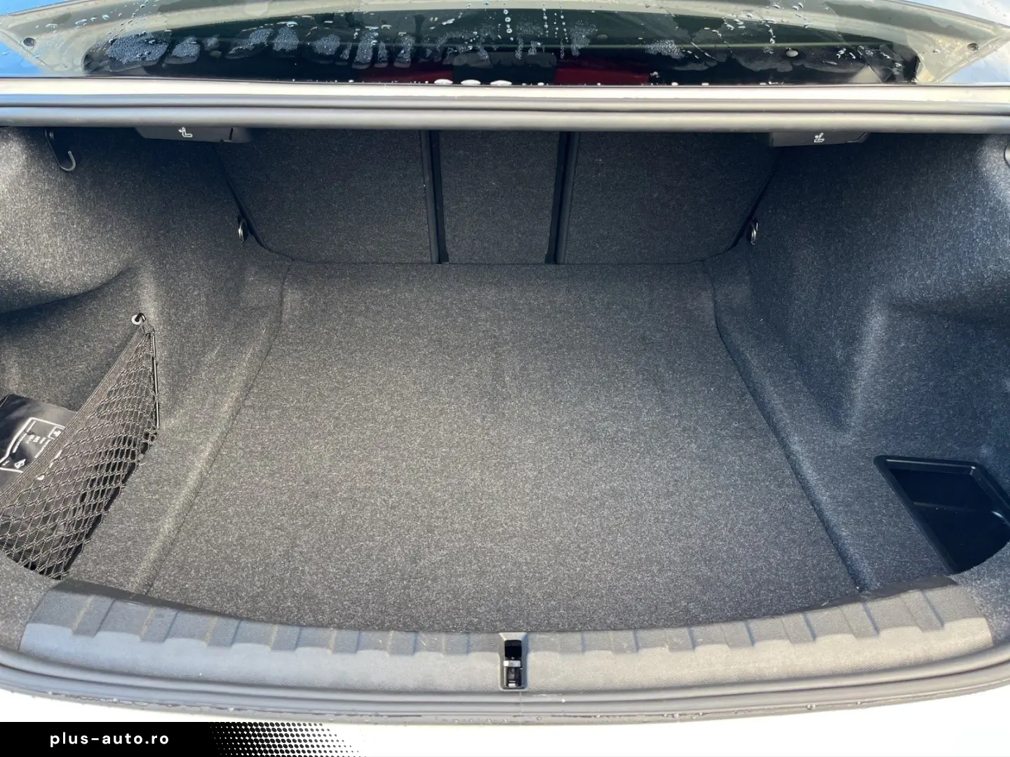 BMW 320i xDrive Lim. M-Sport HUD AHK DrivAss. ACC Pa