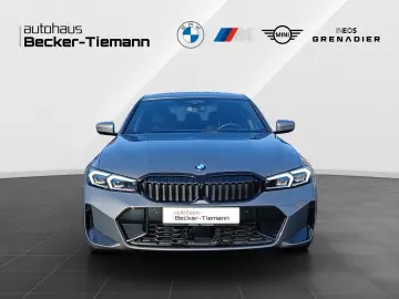 BMW 320i Limousine M-Sport AHK HUD Glasdach DrivAssP