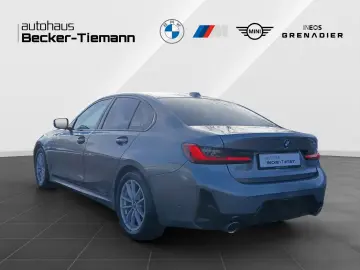 BMW 320i Limousine M-Sport AHK HUD Glasdach DrivAssP