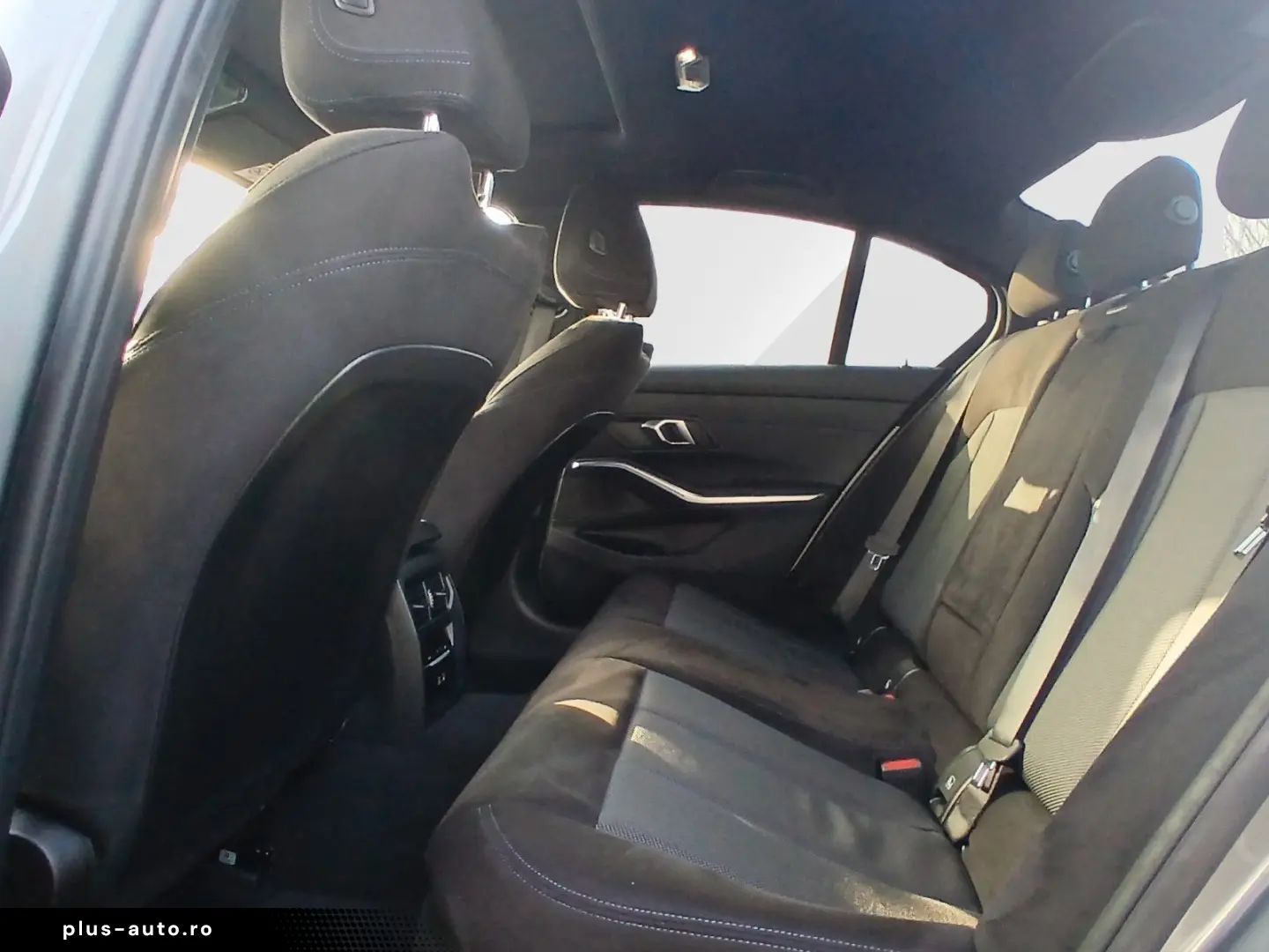 BMW 320i Limousine M-Sport AHK HUD Glasdach DrivAssP