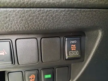 NISSAN QASHQAI 1.7 dCi 150CP 4x4-i XTRONIC Tekna