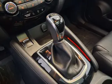 NISSAN QASHQAI 1.7 dCi 150CP 4x4-i XTRONIC Tekna