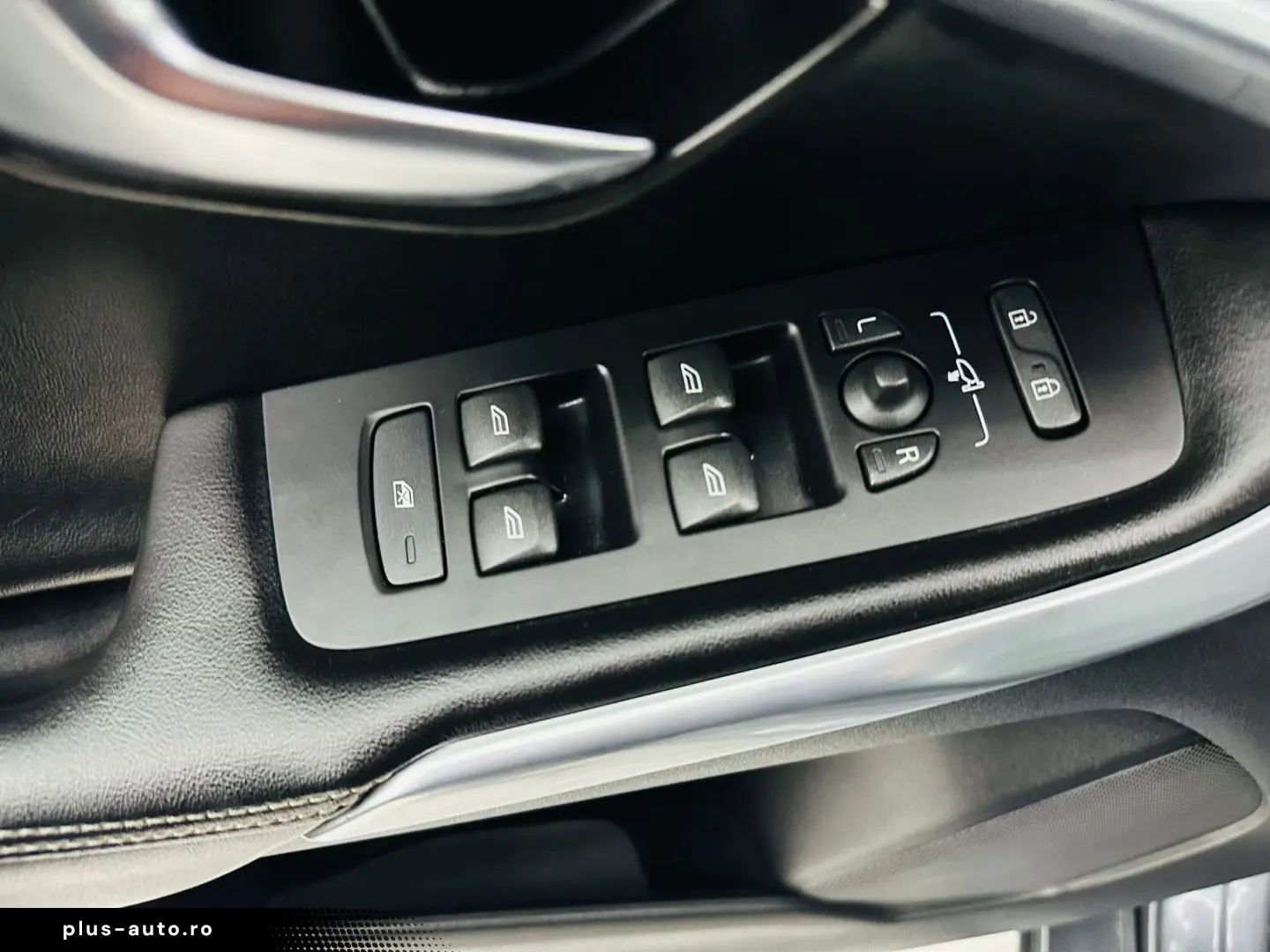 VOLVO V40 2013 1.6D E5 Garantie 12 Luni Rate Avans 0 Doar Cu