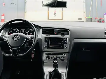 VOLKSWAGEN GOLF 2014 1.6D E5 Garantie 12  Luni Rate Avans 0