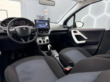 PEUGEOT 208 2017 1.2i E6 Garantie 12 Luni Rate Avans 0 Doar