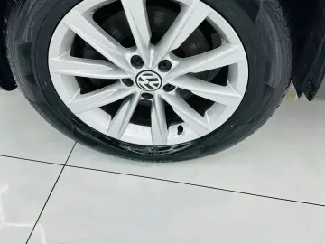 VOLKSWAGEN TIGUAN 2015 2.0D E5 Garantie 12 Luni Rate Avans 0